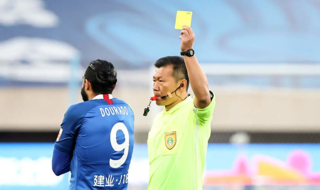  冲刺阶段体能课后，浙江队伤情更新备战中超，压力陡增，控场能力受关注