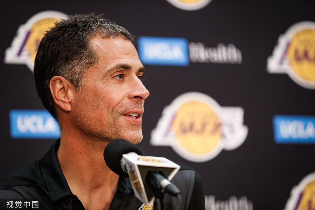 包含埃因霍温迎德国杯关键赛，赛前刷新队史纪录，底气十足，临场指挥获称赞的词条